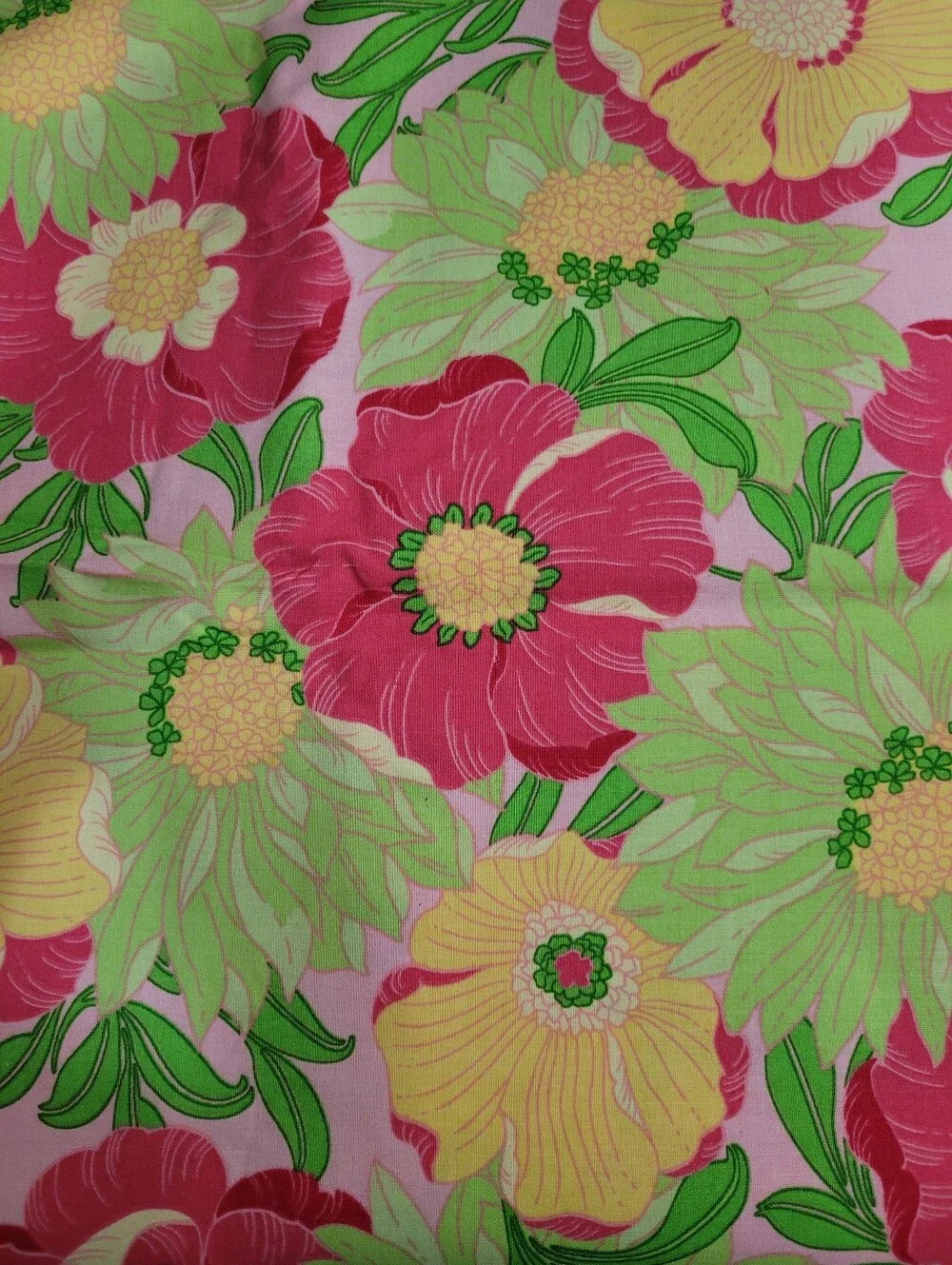 VIP By Cranston Vibrant Floral Sewing Fabric (1523)